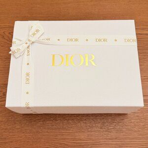 💝 NEW 💝 Dior Large Gift Box with Ribbon, Envelop & Shredded Dior Tissue